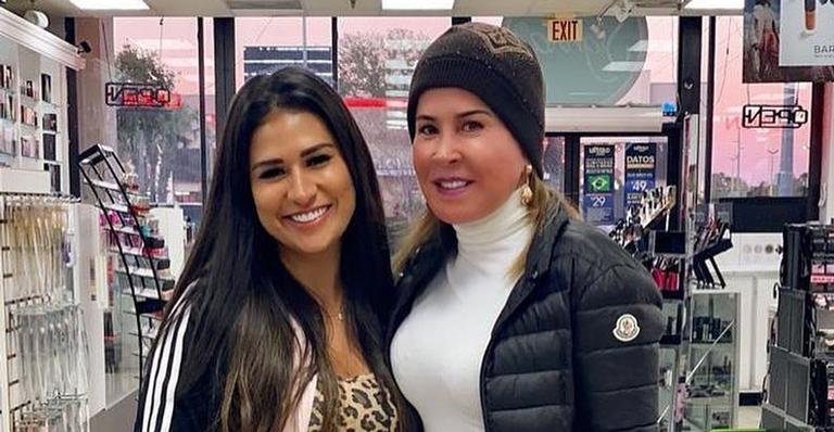Zilu Camargo tieta Simone durante viagem internacional: ”Eu amo demais”