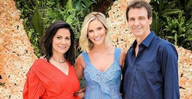 De férias, Andressa Suita mostra a alegria dos filhos com os avós