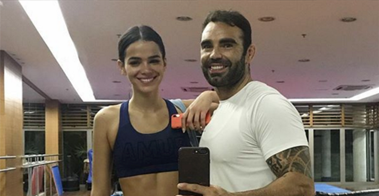 Bruna Marquezine recebe elogio de seu personal trainer
