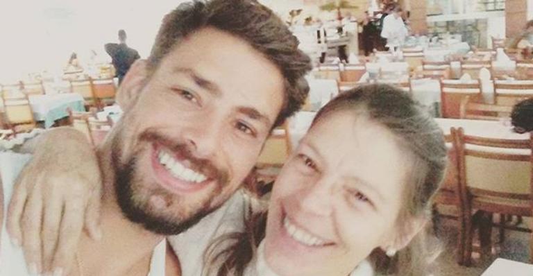 Após câncer, morre mãe do ator Cauã Reymond