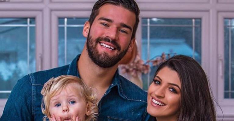Goleiro gato da Seleção Brasileira, Alisson Becker será papai pela segunda vez: ”Presente de Deus”