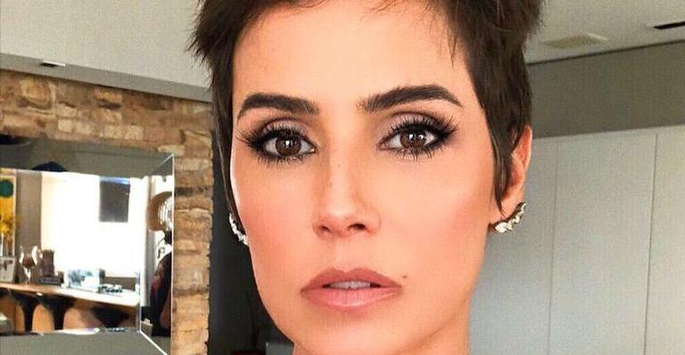 Deborah Secco curte dia de descanso em casa na companhia da filha