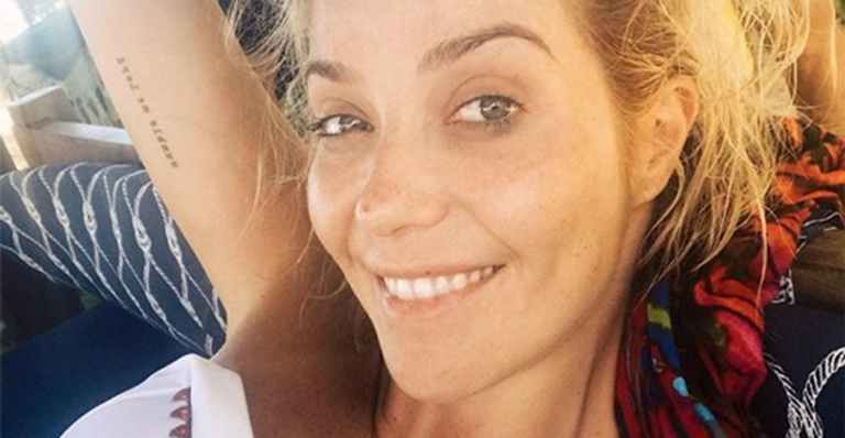 No meio da gestação, Luiza Possi mostra a barriguinha e brinca: ”Acham que comi picanha”