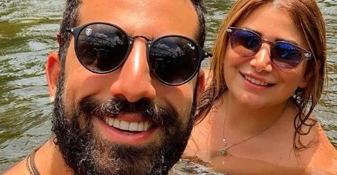 Prestes a estrear como ator, Kaysar Dadour curte dia de praia com a irmã mais nova