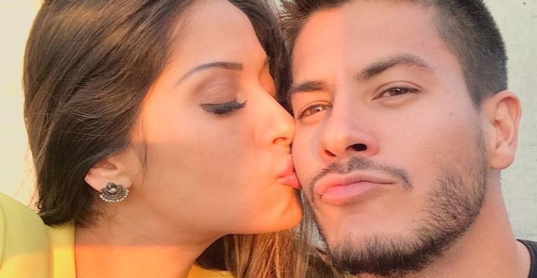 Mayra Cardi e Arthur Aguiar trocam bilhetinhos apaixonados: ‘Manutenção do casamento’