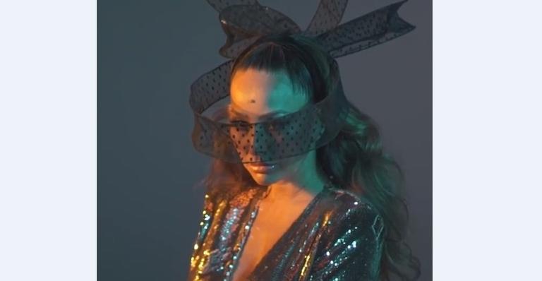 Rainha de bateria, Sabrina Sato revela looks ousados para o Carnaval