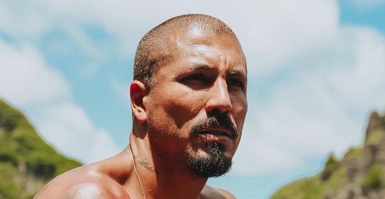 Ex-BBB Fernando Medeiros joga indireta misteriosa e acusa casais famosos