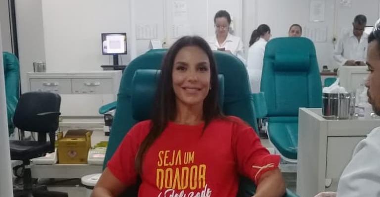 Boa ação! Ivete Sangalo doa sangue e faz apelo: ‘Vá doar!’