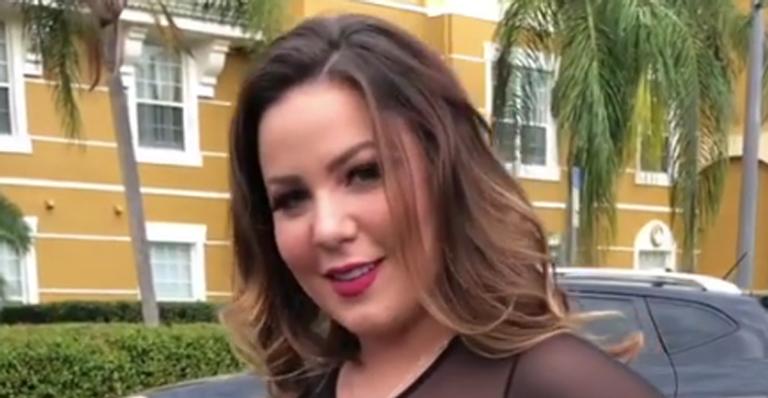 Ex-BBB Cacau surge com look provocante e seduz fãs a bordo de um carrão
