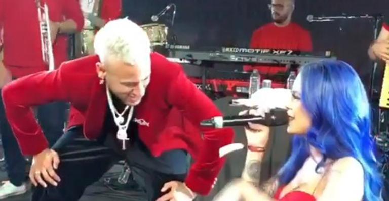 Em festa de aniversário, Neymar Jr. desce até o chão com funk de Tati Zaqui