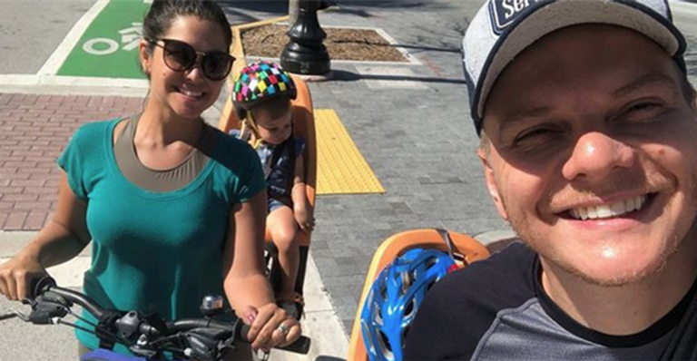 Thais Fersoza zoa o próprio filho: ‘Fez jus ao meme de quando nasceu’