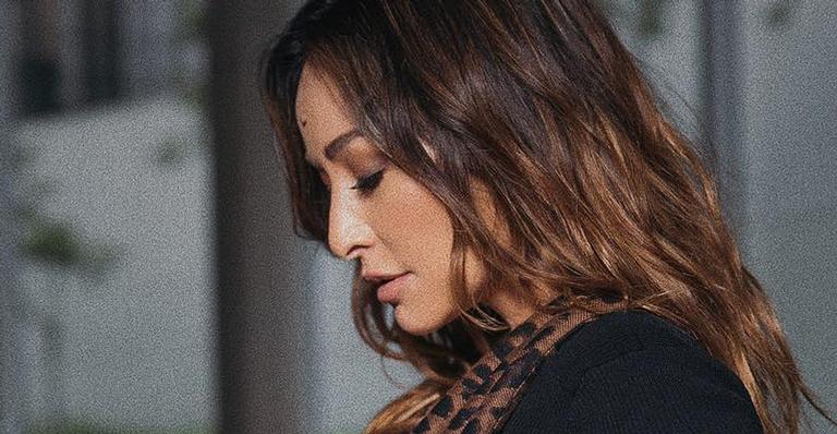 Sabrina Sato usa acessório estiloso para passeio com Zoe