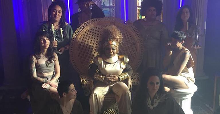 ”Quer ser elegante? Pense no quanto pode machucar o próximo”, dispara Elza Soares