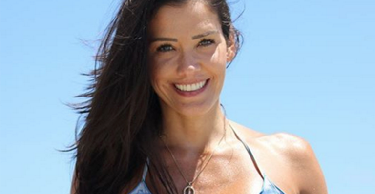 Ex-BBB Talula exibe a barriga sarada aos 6 meses de gestação