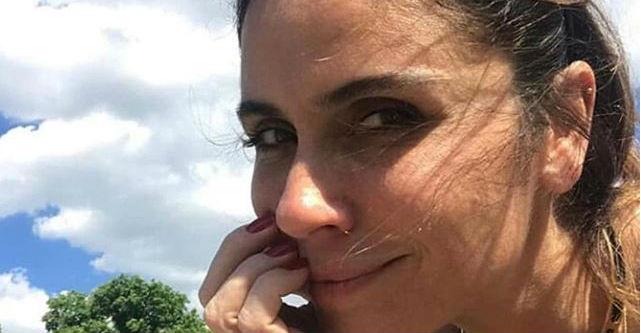 Giovanna Antonelli posa de biquíni e recebe chuva de elogios na web