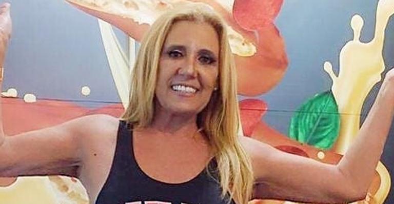 Rita Cadillac reata com namorado após dez anos separados: ”Ele acabou dormindo em casa e rolou”