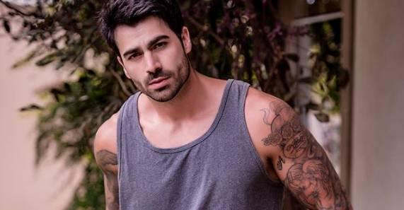 Com família reunida, ex-BBB Rodrigão agradece e se declara: ”Grato por cada segundo”