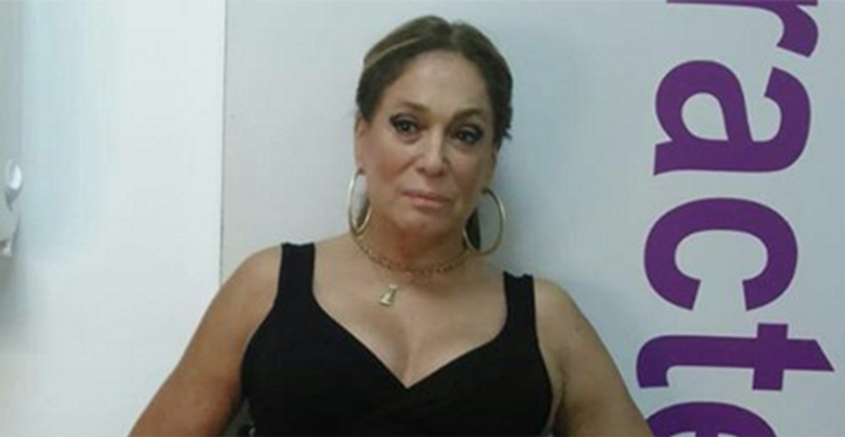 Em Dubai, Susana Vieira usa trajes típicos árabes: ‘Disfarçada’