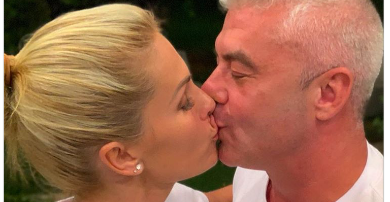 Ana Hickmann celebra 21 anos de casada: “Meu amor, meu parceiro”