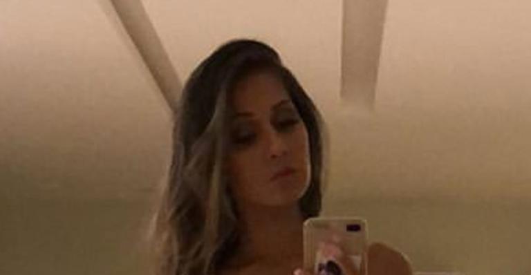 Sem Sophia, Mayra Cardi aposta em vestido sexy para ir a show com Arthur Aguiar