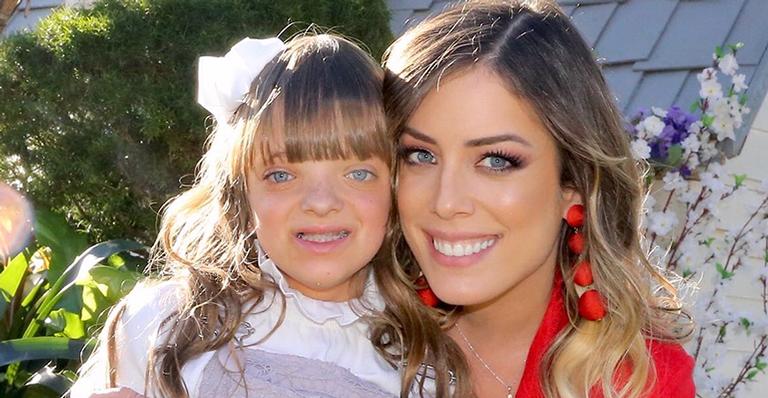 Rafaella Justus visita as sobrinhas recém-nascidas, filhas de Fabi Justus