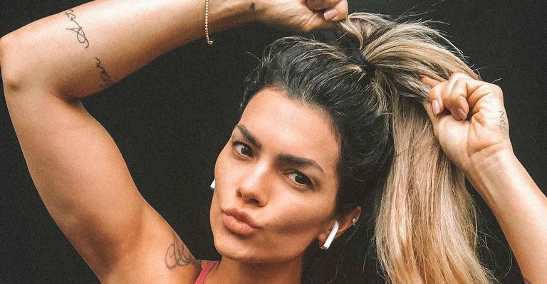 Kelly Key exibe nova tatuagem gigante na perna: ”Estou apaixonada”