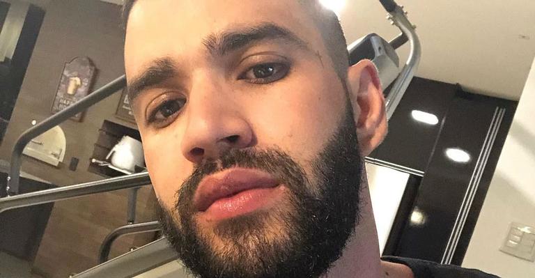 Filho primogênito de Gusttavo Lima choca fãs ao aparecer mocinho: ”Quanto tempo eu dormi?”