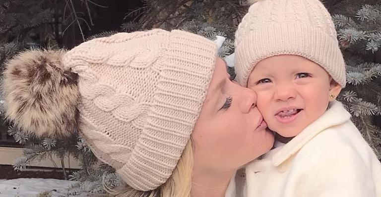 Eliana encanta ao relembrar a amamentação da filha caçula, Manuela