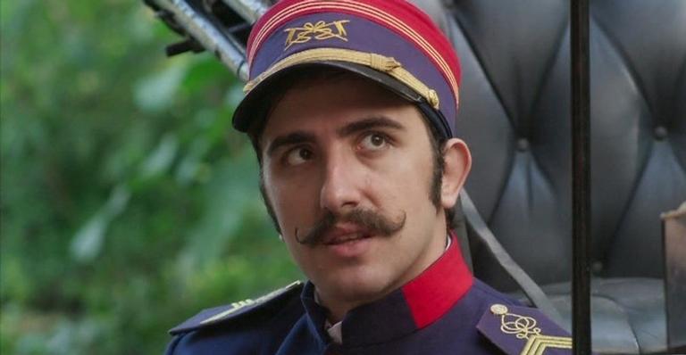 Pedro Henrique Muller comove fãs ao se declarar na web: ”Você é o melhor marido do mundo”