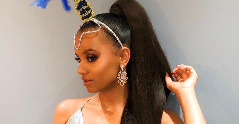 Ex-BBB Gleici Damasceno deixa visual menininha e aposta em look sexy para sambar na Sapucaí