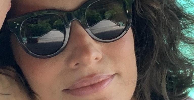 Renata Vasconcellos posa agarradinha ao marido e passa o domingo despojada: ”Descabelada”