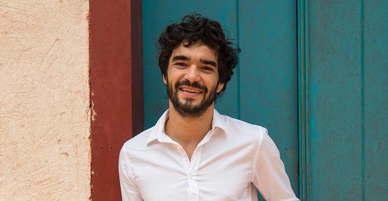 Em clique bem humorado, Caio Blat se declara para Letícia Spiller : “Muito amor”