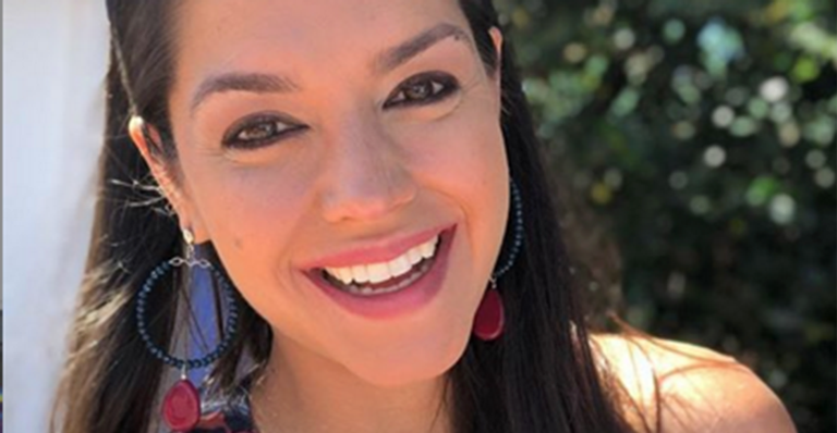 Thais Fersoza se derrete ao mostrar os filhos tietando princesa na Disney
