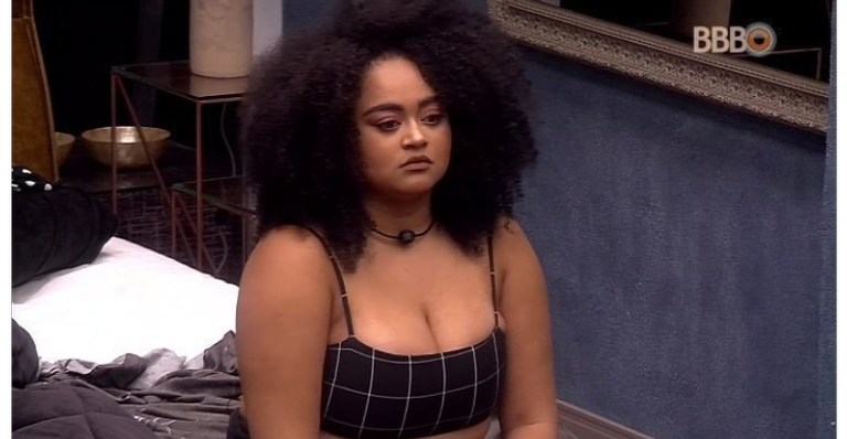 BBB19: Rízia passa mal ao vivo e recebe atendimento médico
