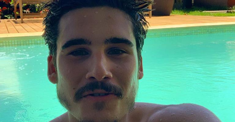 Fofura! Nicolas Prattes relembra sua época de ator mirim em ‘Terra Nostra’