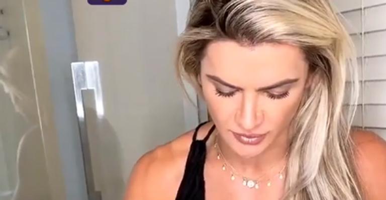 Mirella Santos faz descoloração dos pelos para o Carnaval: ”Eu amo”