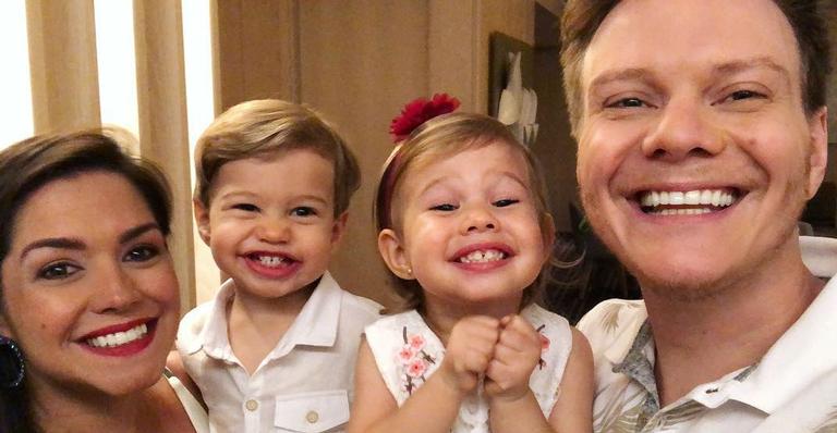 De volta ao Brasil, Thais Fersoza e Michel Teló levam os filhos ao pediatra
