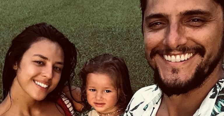 Fofura Yanna Lavigne mostra visita de Madalena à tribo indígena: ”Minha indiazinha”