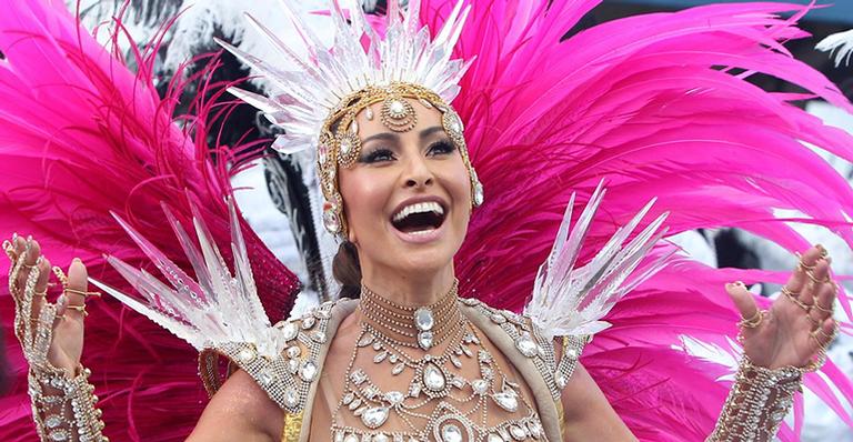 Rainha da Gaviões, Sabrina Sato se emociona após 1º desfile como mãe de Zoe: ”Não poderia ter sido mais linda”