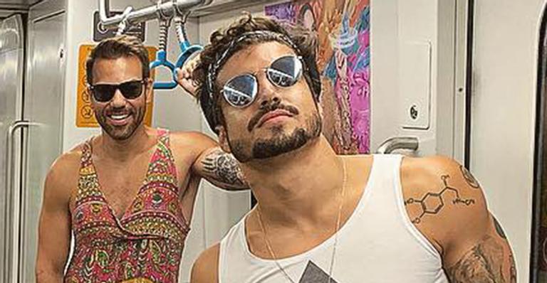 De calcinha, Caio Castro coloca o bumbum pra jogo em foto inusitada