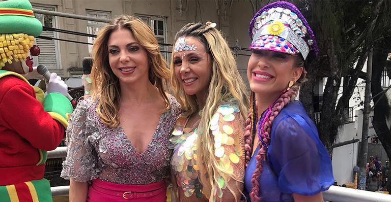 Loiras do É o Tchan, Sheila Mello curte reencontro com Carla Perez no carnaval