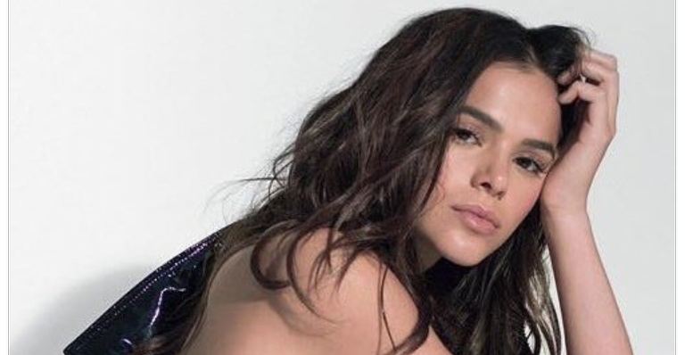 Após polêmicas, Bruna Marquezine compartilha desabafo e reflete sobre preço da fama
