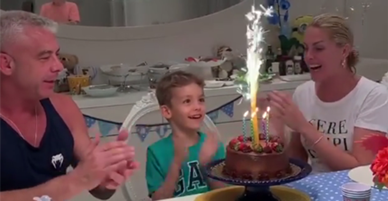 Ana Hickmann faz festa simples no aniversário de 5 anos do filho