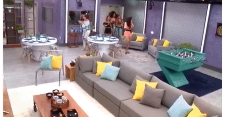 BBB19: Participantes são isolados enquanto seus familiares visitam a casa