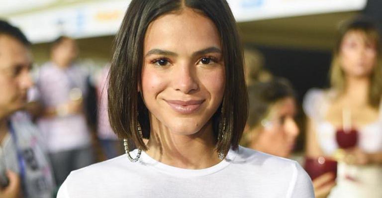 Indireta? Bruna Marquezine abre álbum de fotos do Carnaval e manda recado