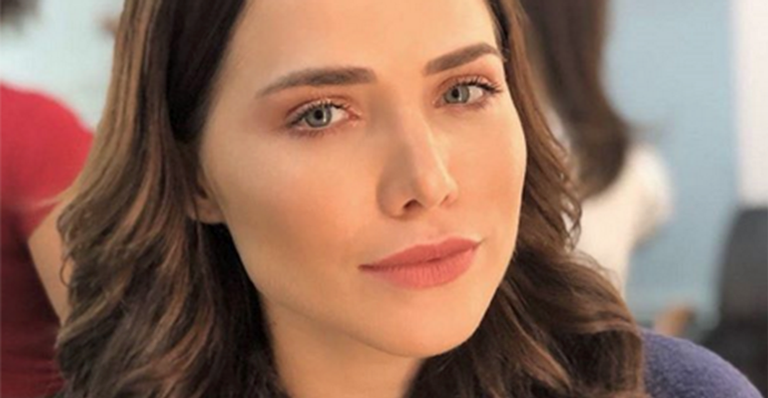 Letícia Colin esconde tatuagem para viver protagonista de série