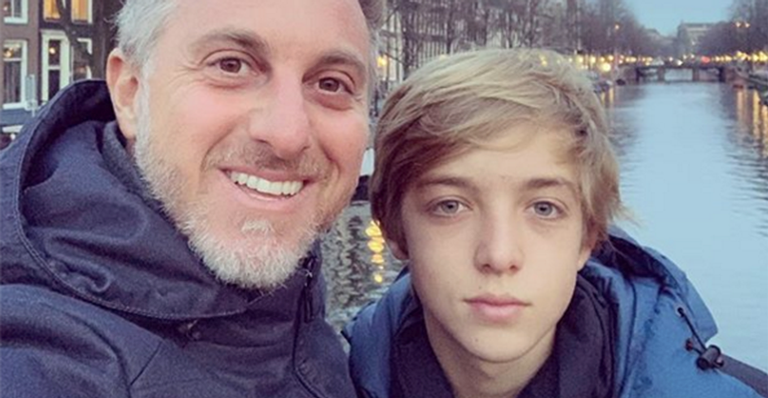 Luciano Huck emociona ao mostrar imagens do parto do primeiro filho, Joaquim