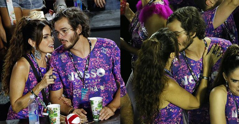 Fátima Bernardes e Túlio Gadêlha curtem desfile e beijam muito na Sapucaí