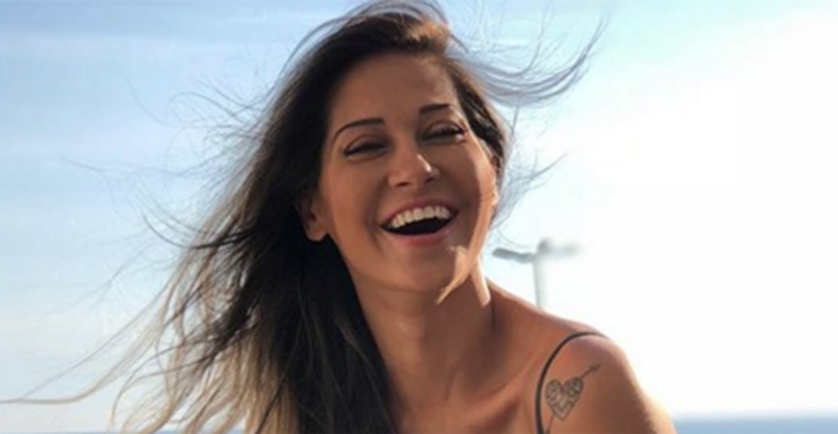Mayra Cardi resgata clique antigo e desabafa: ”Um bicho de feia”