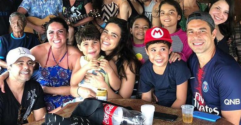 Sem ressentimentos, Wanessa e Graciele Lacerda posam juntas em foto e sorriem